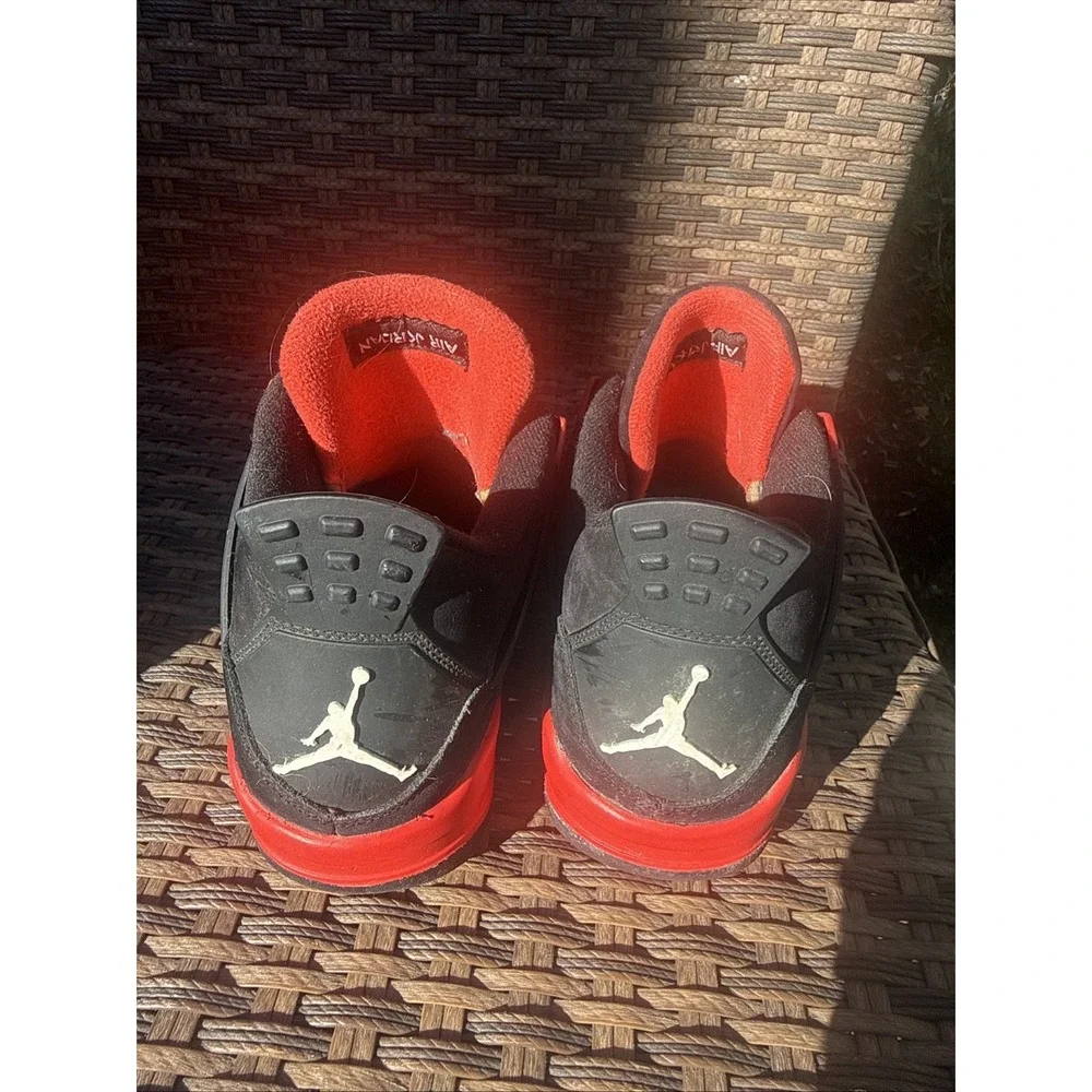 Jordan Air Jordan 4 Retro Red Thunder Black Red Low Top Basketball Sneakers